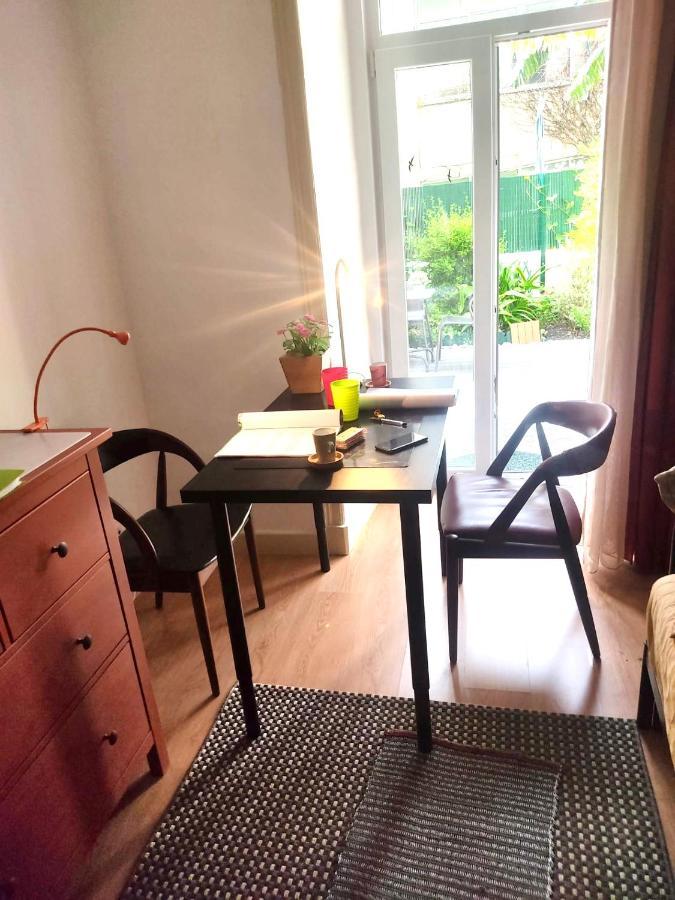Sunny Orange Garden Apartment In Central リスボン エクステリア 写真