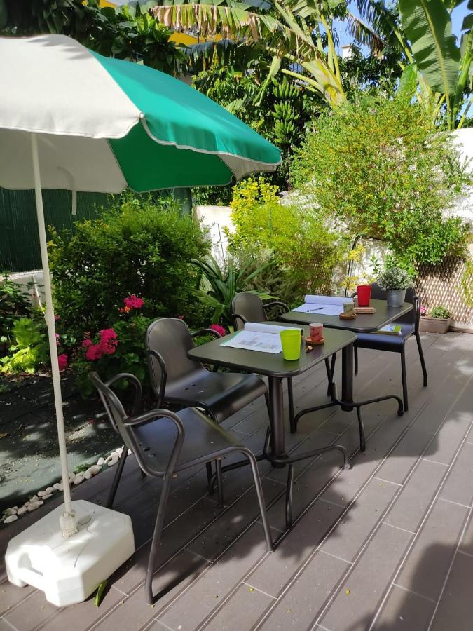 Sunny Orange Garden Apartment In Central リスボン エクステリア 写真