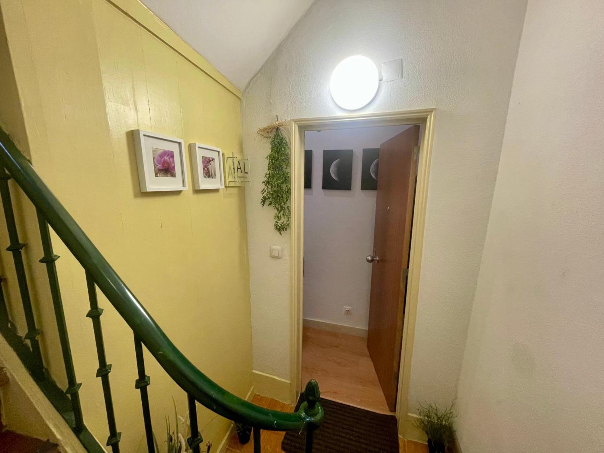 Sunny Orange Garden Apartment In Central リスボン エクステリア 写真