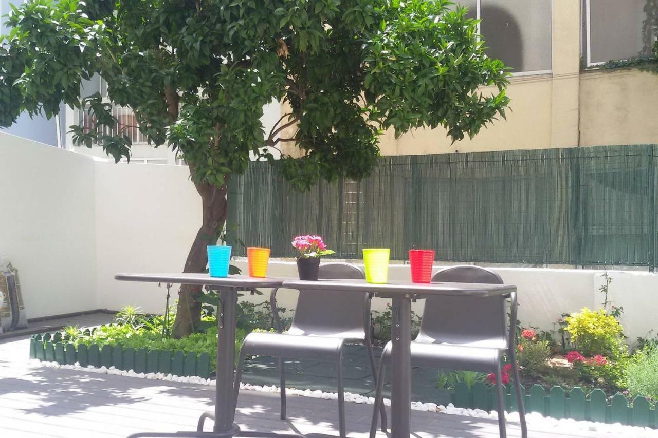 Sunny Orange Garden Apartment In Central リスボン エクステリア 写真