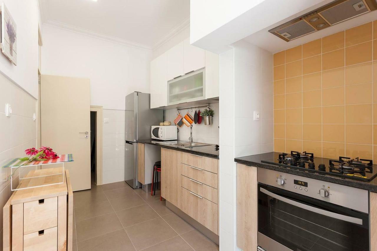 Sunny Orange Garden Apartment In Central リスボン エクステリア 写真