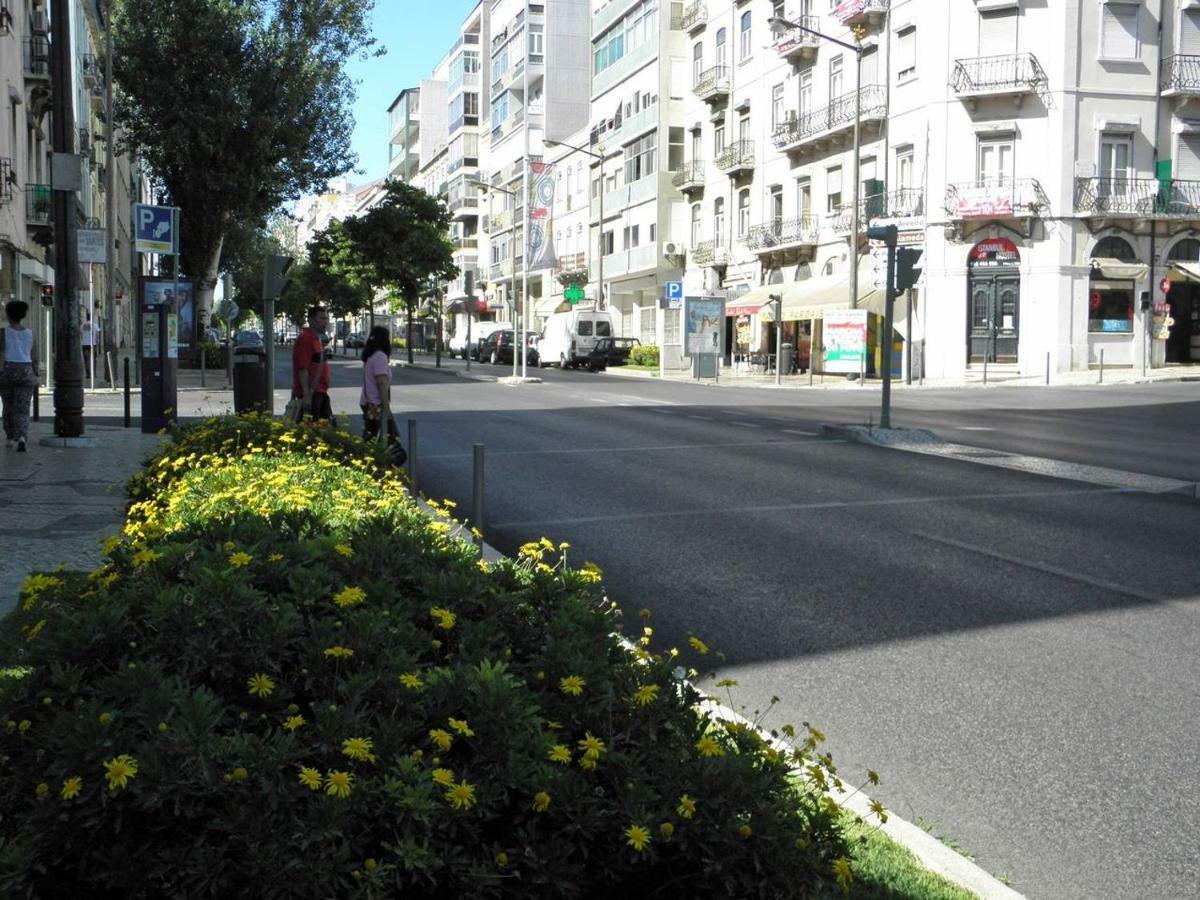 Sunny Orange Garden Apartment In Central リスボン エクステリア 写真