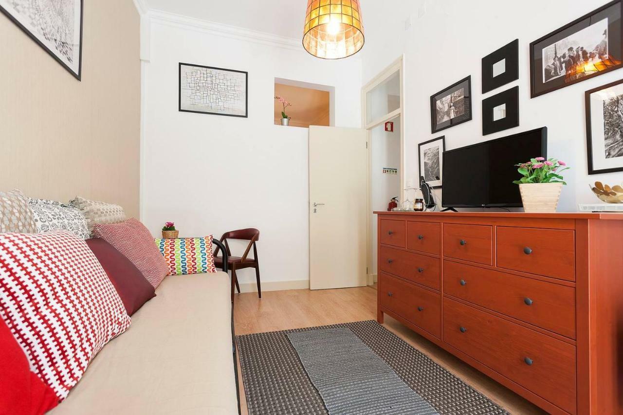 Sunny Orange Garden Apartment In Central リスボン エクステリア 写真