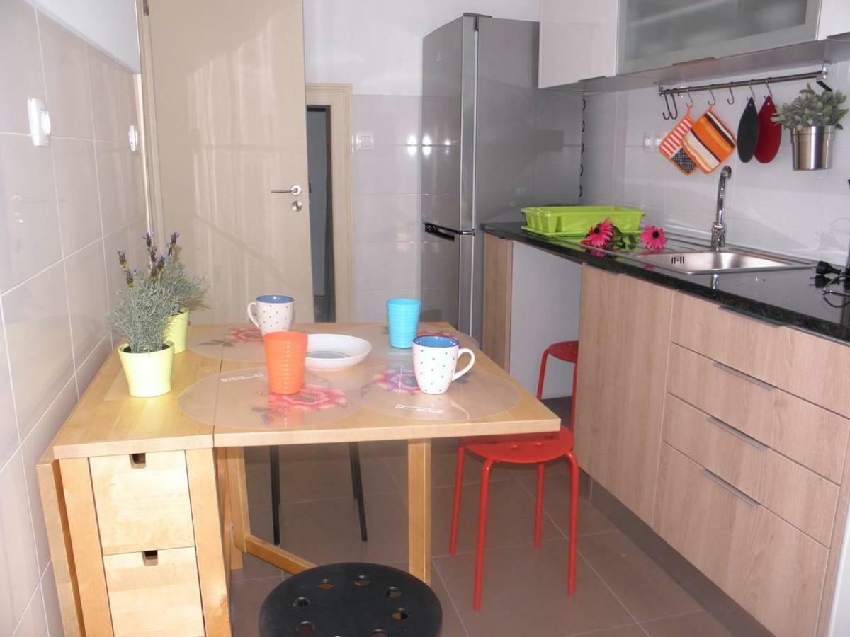 Sunny Orange Garden Apartment In Central リスボン エクステリア 写真