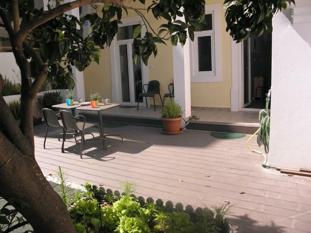 Sunny Orange Garden Apartment In Central リスボン エクステリア 写真