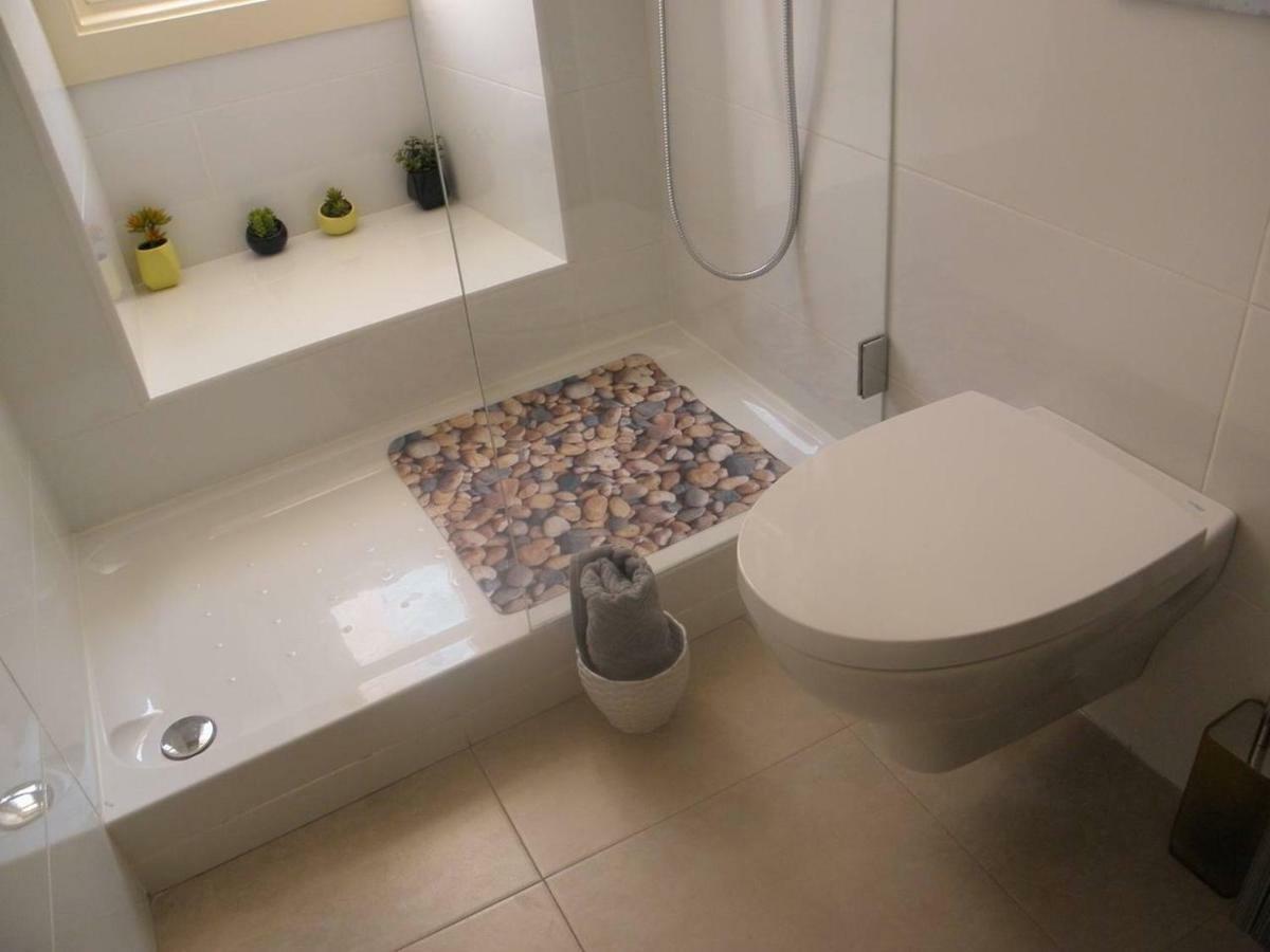 Sunny Orange Garden Apartment In Central リスボン エクステリア 写真