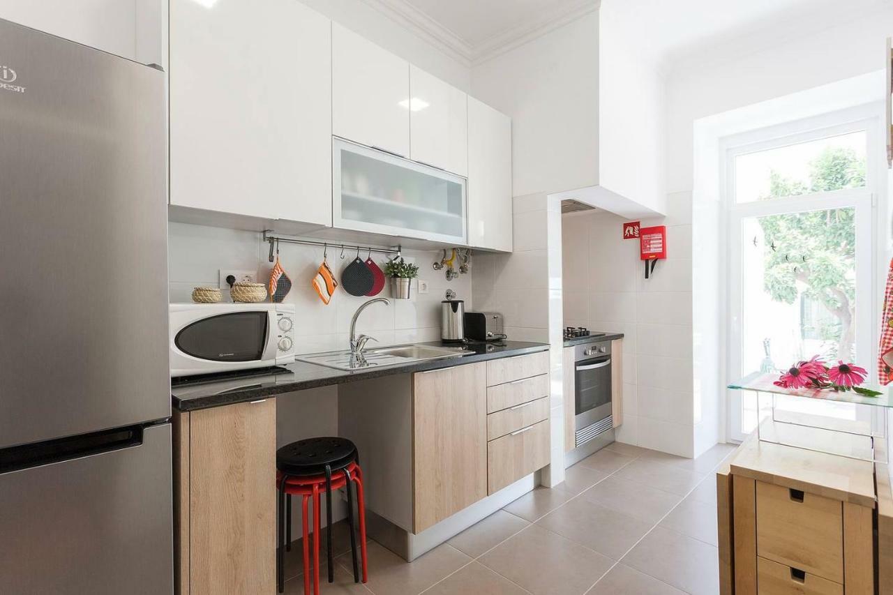 Sunny Orange Garden Apartment In Central リスボン エクステリア 写真