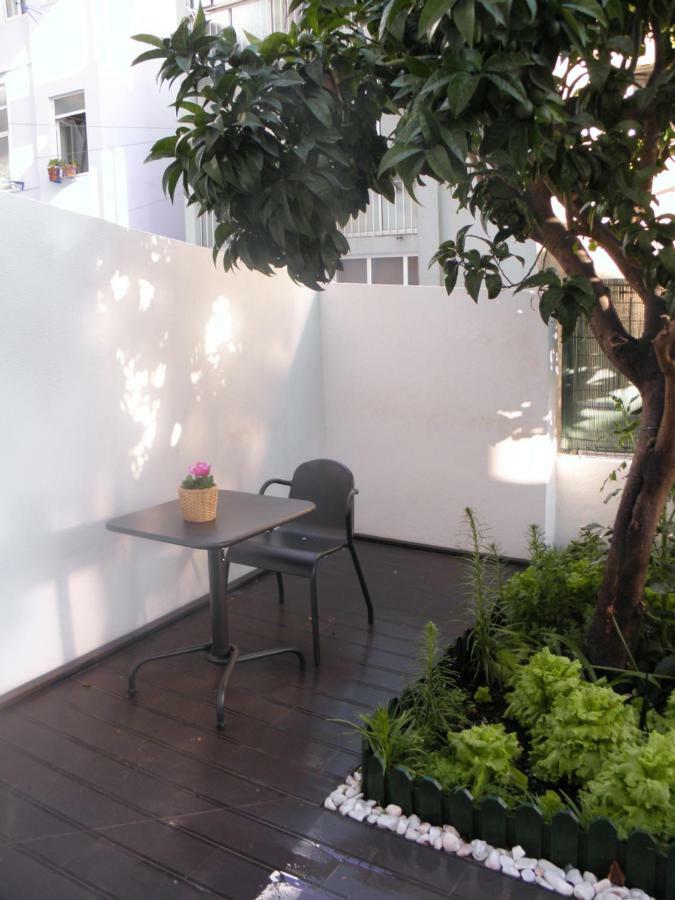 Sunny Orange Garden Apartment In Central リスボン エクステリア 写真