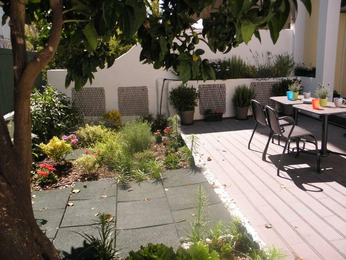 Sunny Orange Garden Apartment In Central リスボン エクステリア 写真