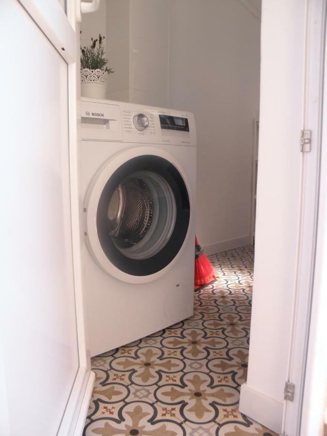 Sunny Orange Garden Apartment In Central リスボン エクステリア 写真